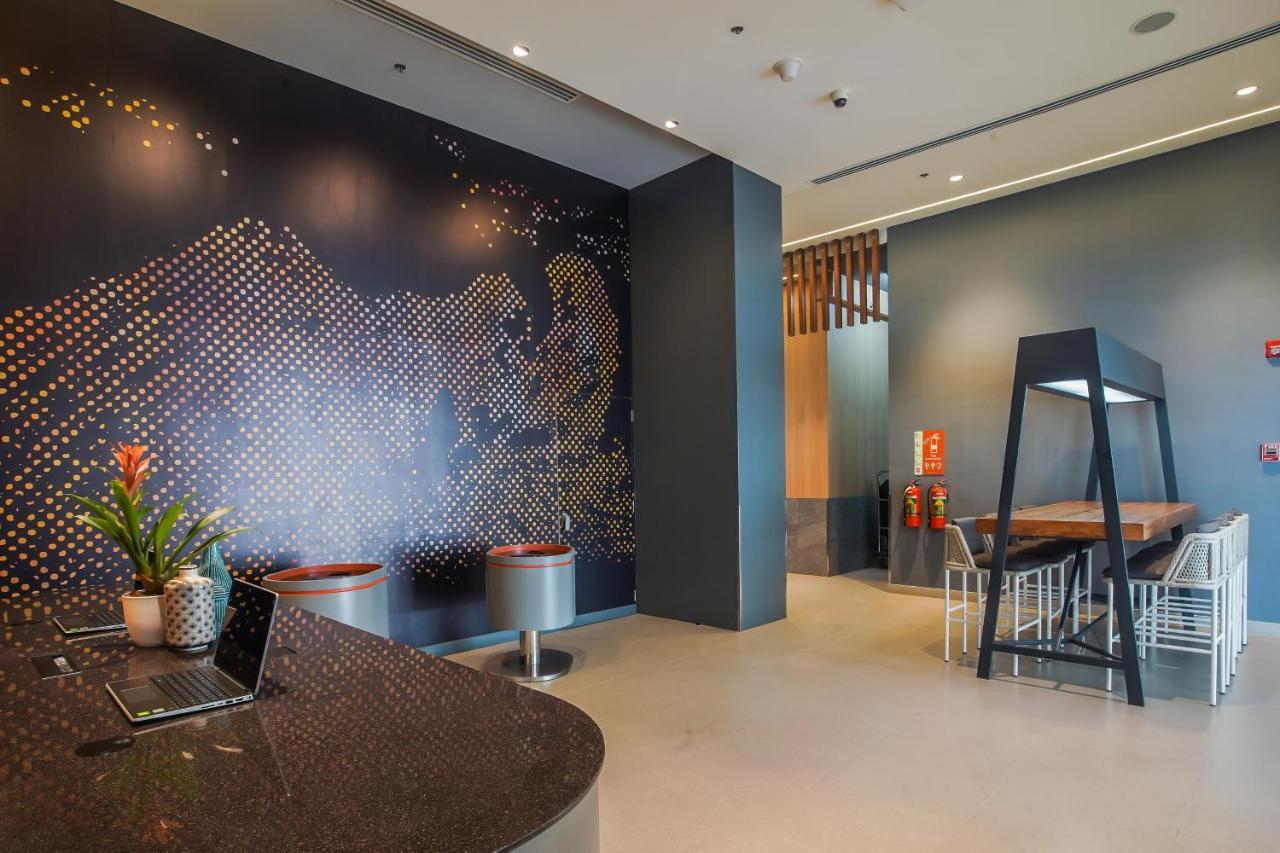 Go Hotels Plus Naga Extérieur photo